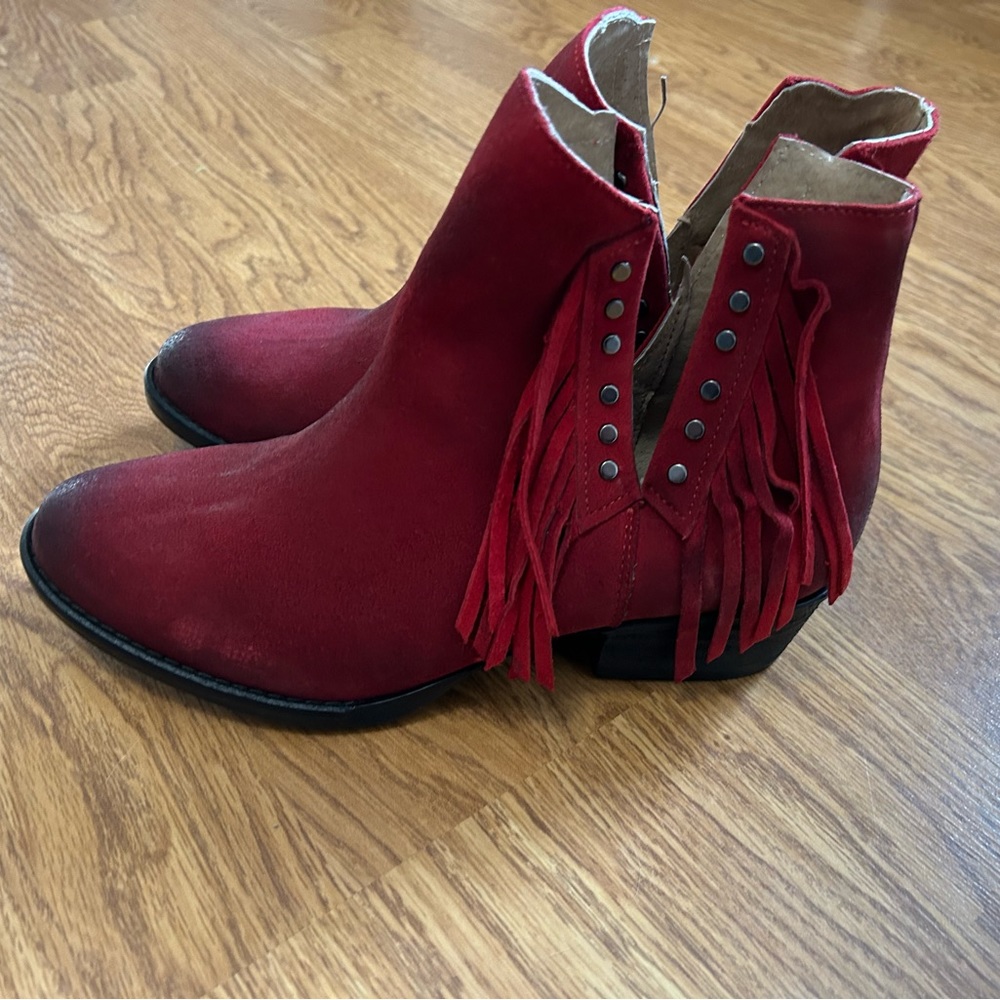 Corral Circle G booties fringe red 8.5 studded boots stagecoach